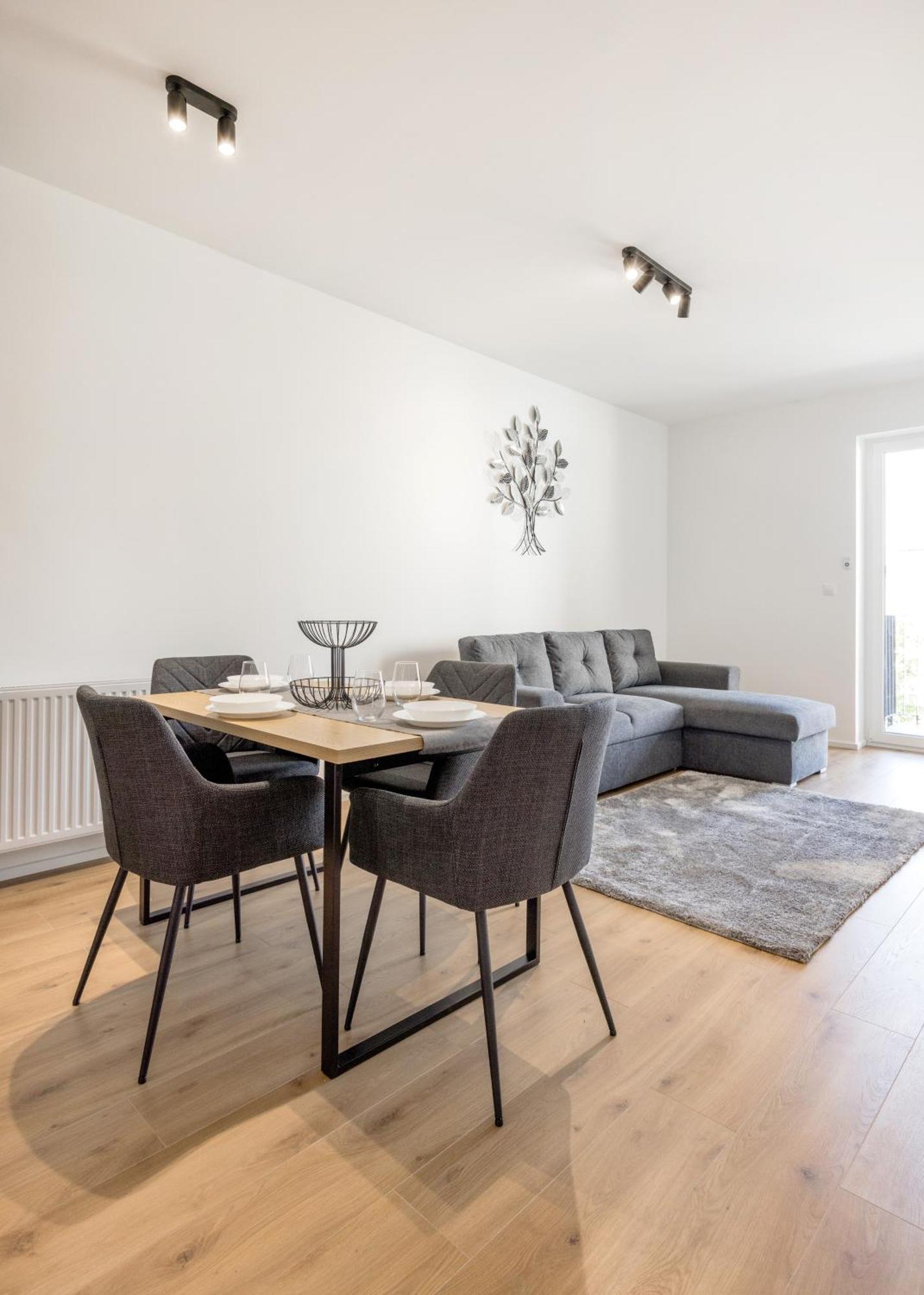 Appartamento Sleek With Balcony And Parking *